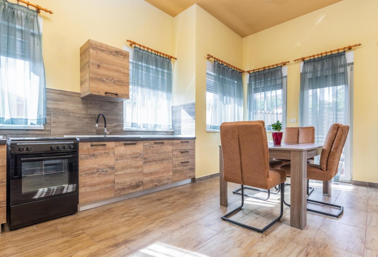 Apartmani Monte Pula Extérieur photo