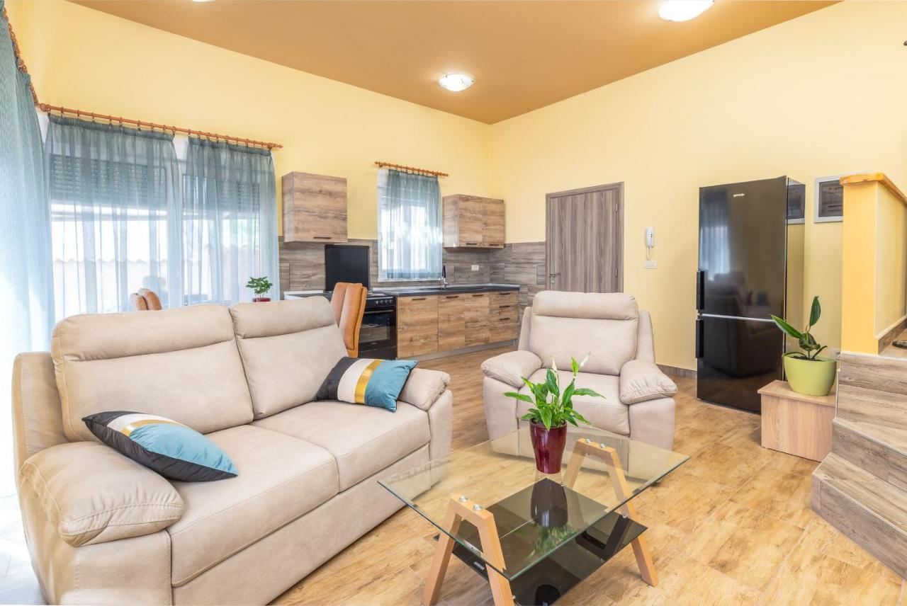 Apartmani Monte Pula Extérieur photo